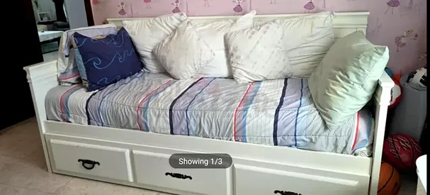 White wooden bed with drawer bed (with their 2 matresses)