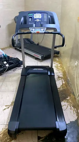 Life Fitness F1 Smart Folding Treadmill