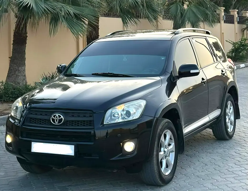 Toyota Rav 4 2010 — photo 1 of 4