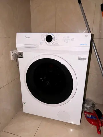 Front-load washing machine in good working condition - 6kg (white)