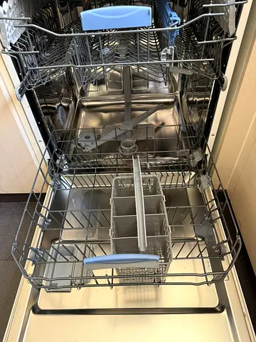 Hoover Built-in Dishwasher in excellent Working Condition