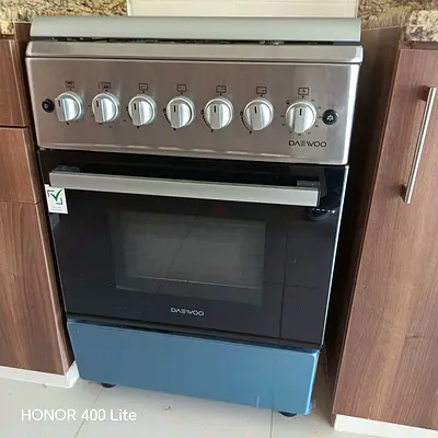 Daewoo freestanding 4-burner gas hob with glass top -