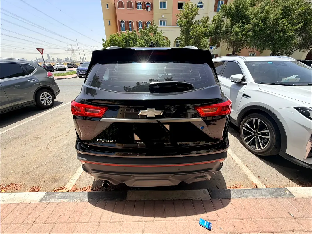Chevrolet Captiva 2023 — photo 1 of 7