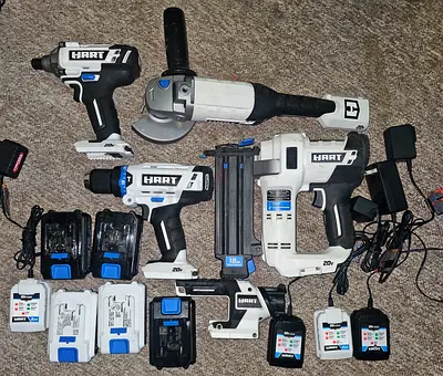 HART Cordless Brad Nailer/Flashlight Combo (18GA) - Used
