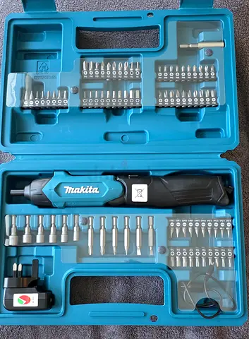 Electric screwdriver - with accessories, MAKITA