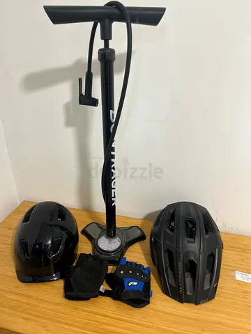 Bontrager floor pump with two helmets and protective gloves - used