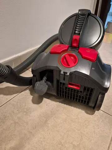 Vacuum cleaner