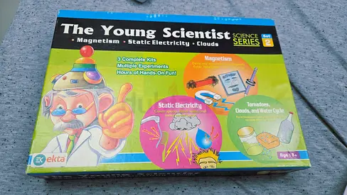 The Young Scientist science kit — Magnetism, Static Electricity  Clouds