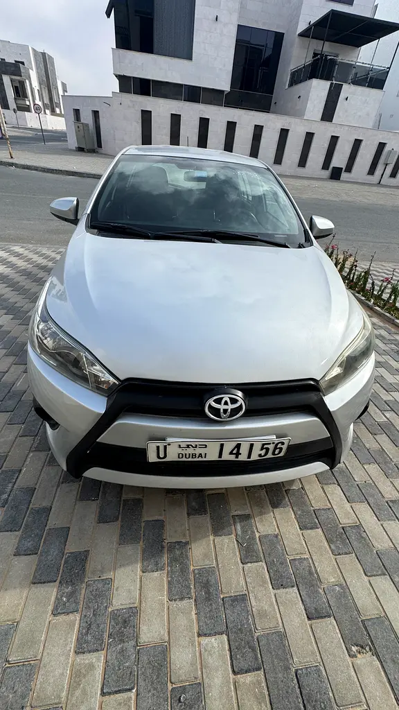 Toyota Yaris 2015 — photo 1 of 17