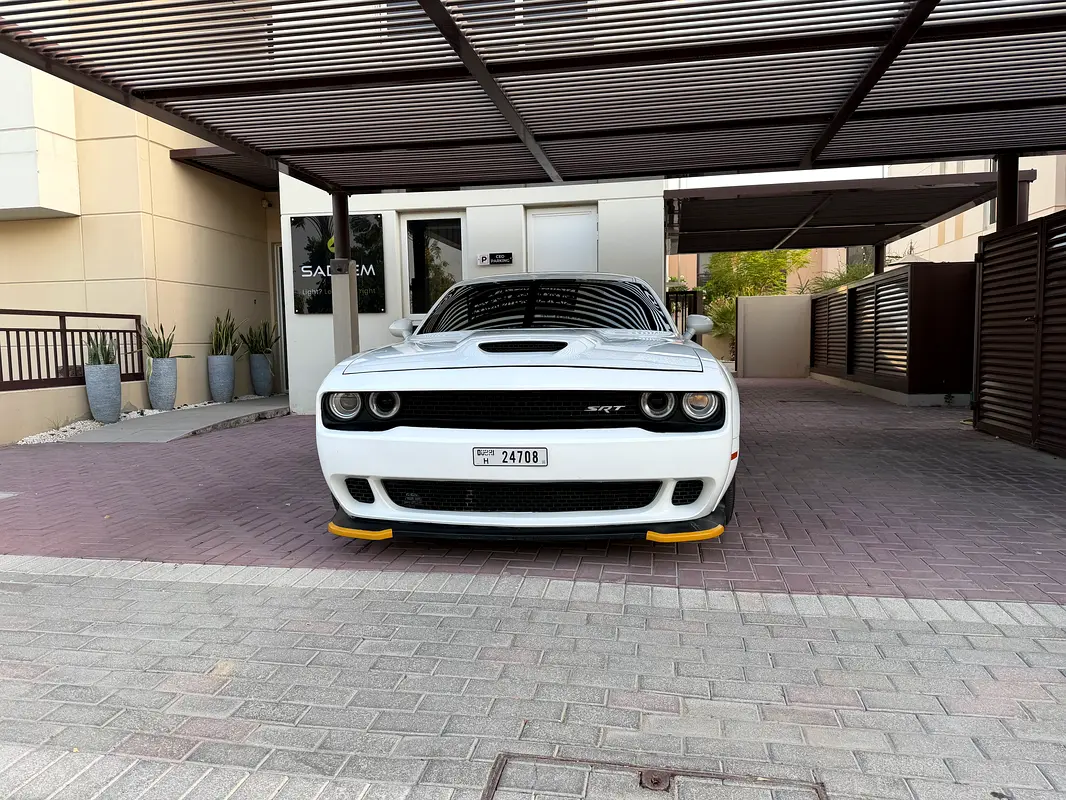 Dodge Challenger 2020 — photo 1 of 17