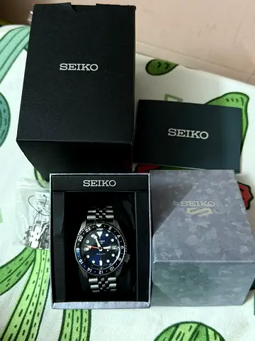SEIKO 5 GMT BATMAN JAPAN JDM