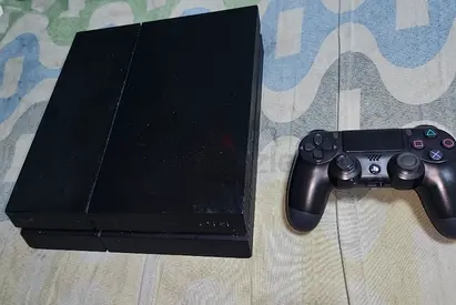 PlayStation 4 500 GB with DualShock Controller