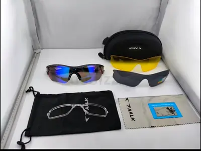 Set of 3 interchangeable sports sunglasses with case and cleaning cloths