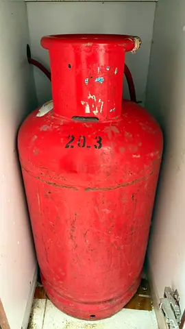 Red LPG Gas Cylinder - Used (20 kg)
