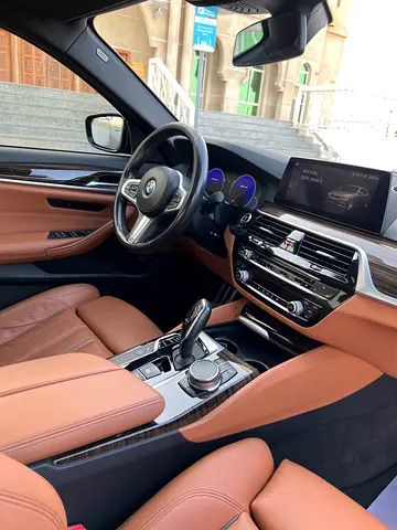 صورة مصغرة 10 لـ 2019 BMW 5-SERIES