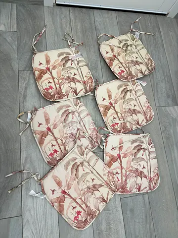 Set of 6 Floral Chair Pads with Ties