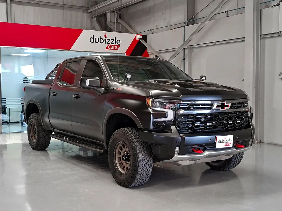 Chevrolet Silverado 2025 — photo 1 of 15