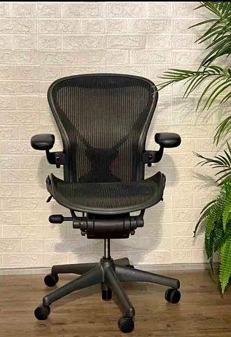 Selling herman miller Aeron chair.good condition only little use