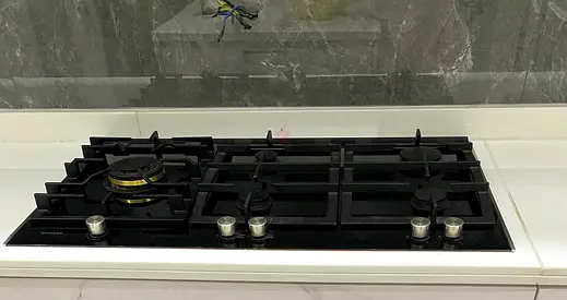 Siemens built-in 90cm gass cook top with black glass finish FREE DELIVERY