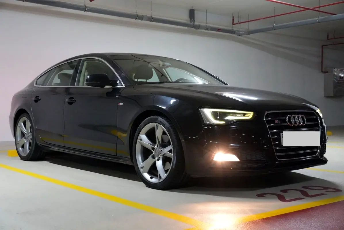 Audi A5 2015 — photo 1 of 9