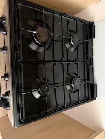 Built-in 4-Burner Gas Hob / Stove Top - Good Working Condition