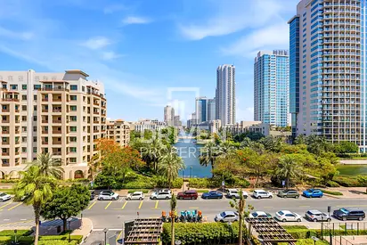 Full Lake View | Upgraded | Vacant | Close To Souk