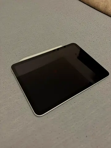 Ipad 2025 (11th GEN) A16 + UGREEN SMART PEN
