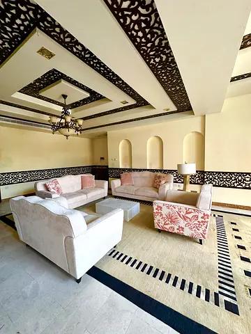 Danube 8 persons living room very good condition