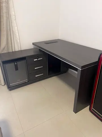 L-Shaped Office Table