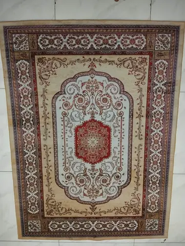 Used Clean Carpet Traditional Middle Eastern/Indian - Good Condition size 4x5 feet