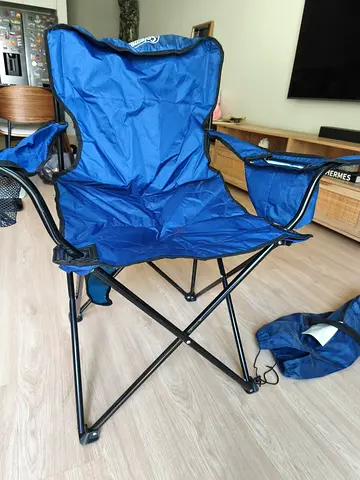 Foldable Camping Chair with Armrests and Cup Holder - Excellent Condition - beach dessert camping