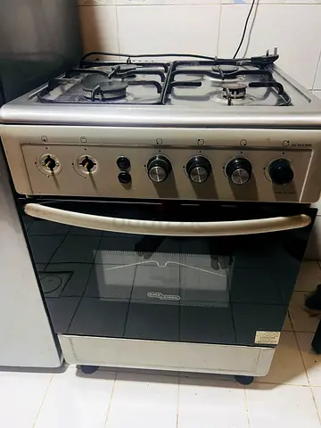 Used Gas Cooker with Oven - 4 Burners, Good Working Condition