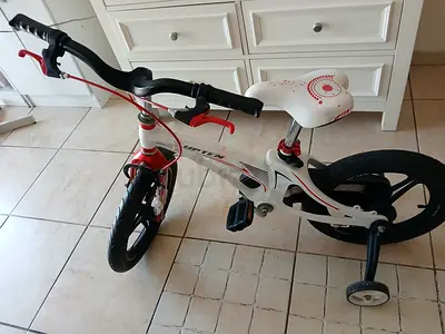 New Kids 14-inch Training Bike with Stabilizers - White  Red Alloywheel