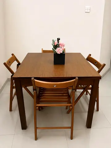 Dining table for sale