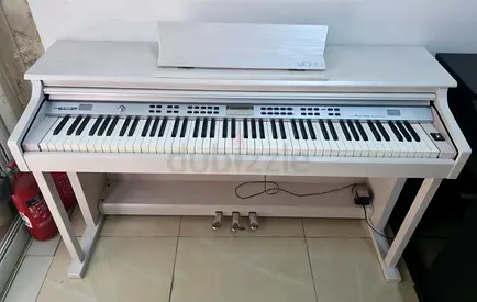 The Mudis MX-100D is an entry-to-mid-level digital piano designed for beginners and students.