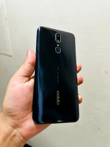OPPO phone - good condition, dual rear camera  fingerprint (black)