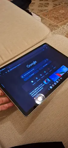 SAMSUNG S7 FE. Broken screen