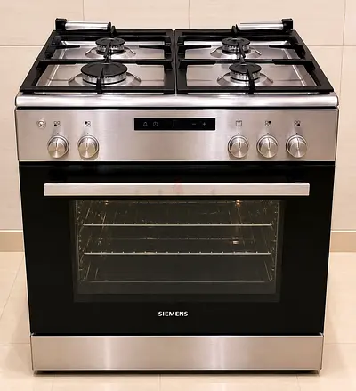 Siemens 4 Burner Gas Cooker  Oven – Excellent Condition