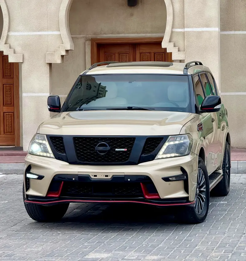 Nissan Patrol 2016 — photo 1 of 19