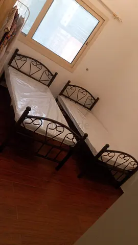 BED SPACE AVAILABLE KARAMA METRO FOR LADIES