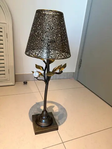 Lamp-looking Decoration Piece with Candle Holder and White Bird