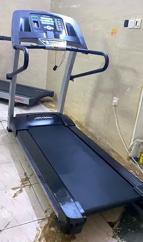 Life Fitness F1 Smart Folding Treadmill