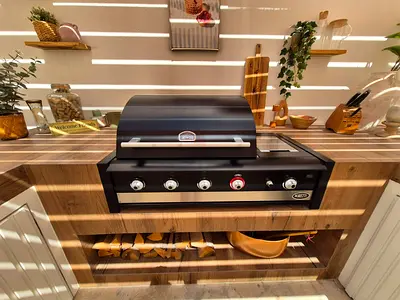 Boretti Gas  Coal BBQ, less than 3 months old, excellent condition 
Used for Villa Staging