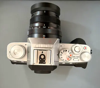 Fujifilm X-T 200 Mirrorless Camera with kit  Lens - Good Condition