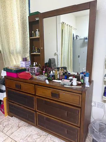 Dressing table