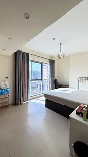master room for rent in jumerah garden city