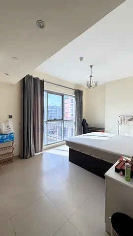 master room for rent in jumerah garden city