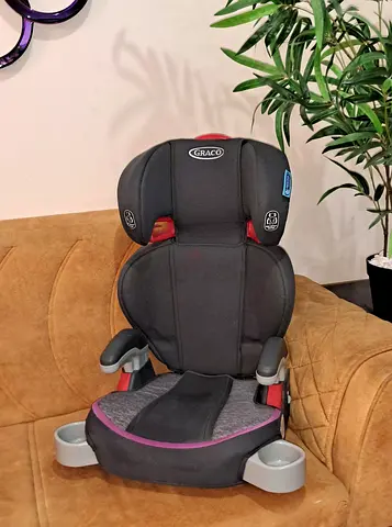 للبيع كرسي ماركة غراكو ب 50 درهم Graco brand chair for sale for 50 dirhams