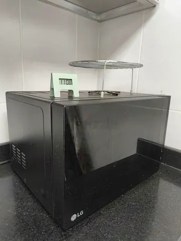 LG Compact Countertop Microwave - Good Working Condition