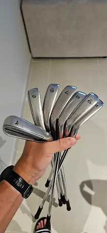 Callaway Golf Irons (4-P) - Good Condition - Stiff Shaft